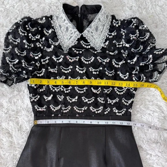 New 🖤 Chic Black and White Mini Dress with Lace Collar - Picture 11 of 17